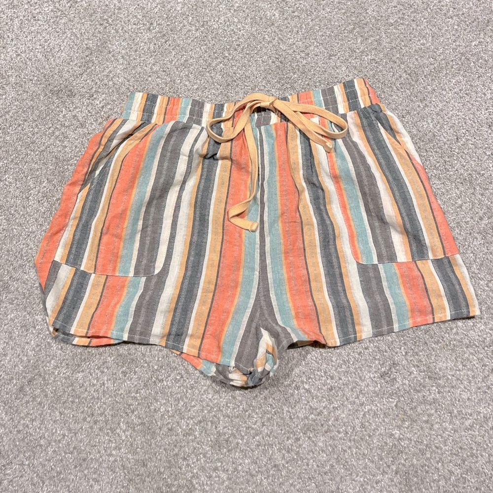 Striped summer shorts 🧡